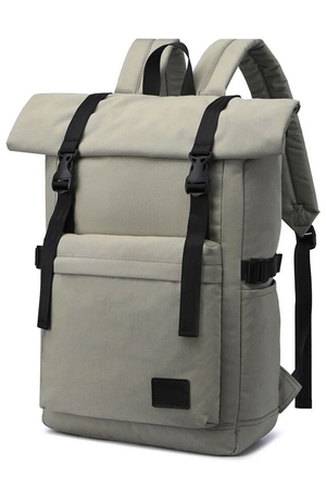 Stylový voděodolný batoh pro náročné uživatele. Prostorný batoh má vnitřní vypolstrovanou přihrádku na notebook,