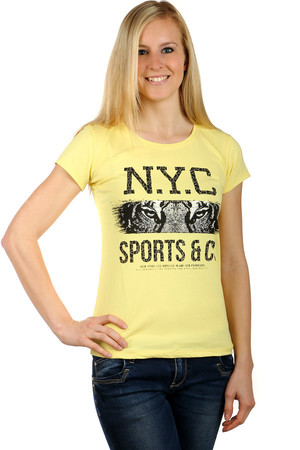 Dámské bavlněné tričko s kulatým výstřihem. Přední díl s výrazným safari motivem a nápisy. Zadní díl