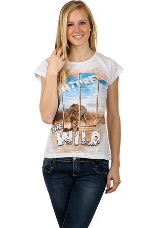 Dámské bavlněné tričko. Přední díl s nápisem a safari potiskem.Zadní díl jednobarevný. Tričko má kulatý
