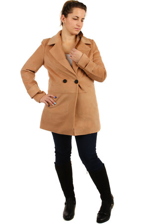 Krátký dámský objemný kabát na knoflík. Provedení bez kapuce. Vhodný na zimu. Materiál: 77% polyester, 20%