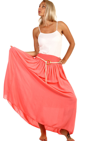Vzdušná maxi sukně z příjemného materiálu vhodná na léto. Sukně má široký úpletový pas, kterým je protažená