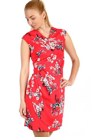 Zavinovací krátké dámské šaty s květinovým potiskem. Vhodné na léto i do společnosti. Materiál: 95% polyester, 5%