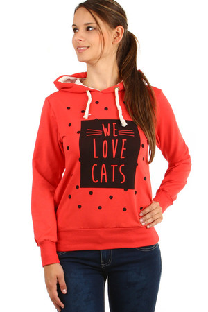Mikina s kapucí a nápisem We love cats. Dovoz: Turecko Materiál: 95% bavlna, 5% elastan.