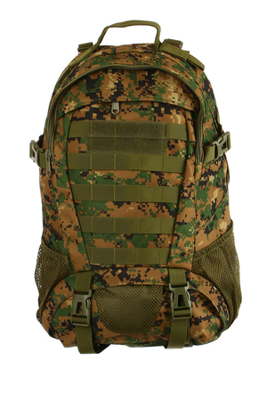 Sportovní plátěný batoh v módních a na údržbu praktických army barvách. Hlavní oddíl batohu je se zapínáním na