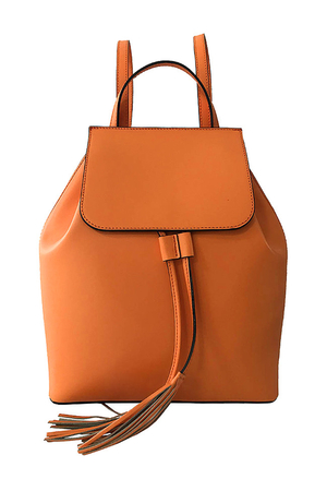 Elegantní dámský kožený batoh vhodný do města - dovoz z Itálie. Jsou pro něj charakteristické syté pastelové