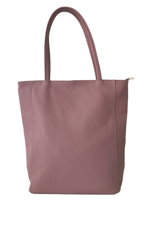 Jednobarevná čtvercová italská kabelka z pravé kůže je vhodným společníkem na každodenní nošení. Uzavírá se
