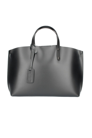 Praktická prostorná kožená kabelka má uvnitř odnímatelnou koženou vložku, kterou je možné uzavřít na zip. Na
