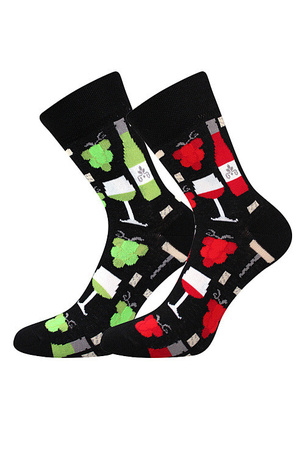 Slabé bavlněné ponožky vhodné na návštěvu vinárny. jeden pár ponožek v černo-zelené barvě pro milovníky