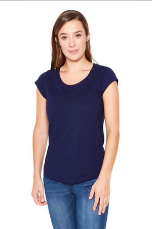 Jednobarevné tričko prostého střihu pro dámy je ušité z certifikované bio bavlny a konopí, maximálně pohodlných,