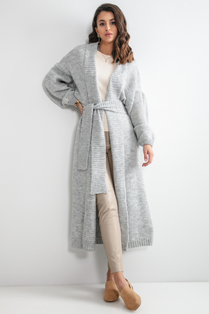 Jemný pletený kabátek kardigan v úžasné délce k lýtkům by neměl chybět v žádném šatníku. Velice měkký a