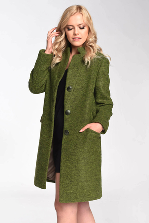 Delší dámský jednobarevný vlněný kabát s jemnou podšívkou je lehký, vhodný na jaro nebo na podzim. Zapíná se na