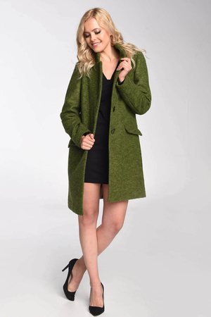 Delší dámský jednobarevný vlněný kabát s jemnou podšívkou je lehký, vhodný na jaro nebo na podzim. Zapíná se na