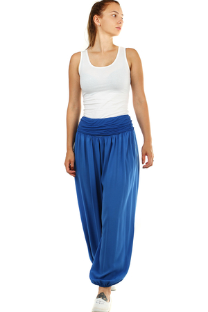 Pohodlné dámské jednobarevné harémové kalhoty. Vhodné na léto. Materiál: 100% viskóza. Dovoz: Itálie II.jakost: