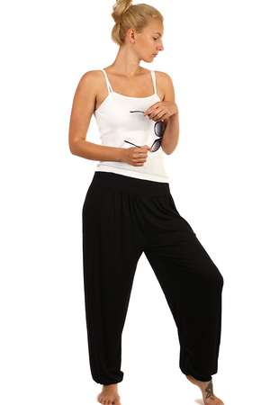 Pohodlné dámské kalhoty - harémky z příjemného materiálu. Široká paleta barev. Materiál: 95% viskóza, 5% elastan.