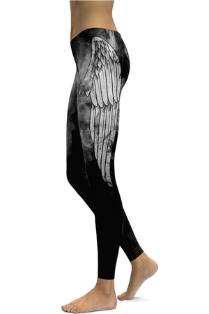 Legíny od značky Ocultica s kouřovým efektem, mají na stranách natisklá křídla. Díky vysokému podílu elastanu