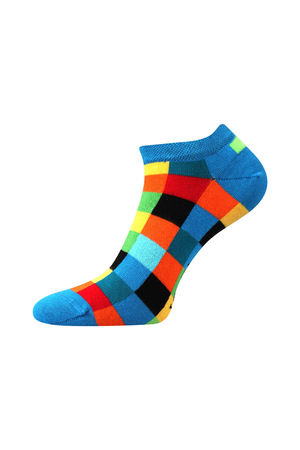 Kotníkové ponožky s barevným moderním designem od české značky Lonka. Slabé ponožky vyrobené z kvalitních