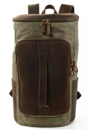 Unisex retro nepromokavý plátěný batoh s koženými detaily udělá radost každému obdarovanému. Praktická velikost