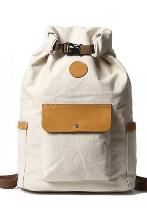 Velký plátěný unisex batoh s koženými detaily. Batoh ušitý z voděodolného pevného plátna s kvalitní podšívkou