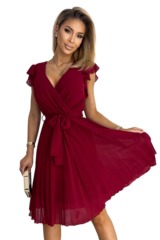 Šaty s plisovanou sukní