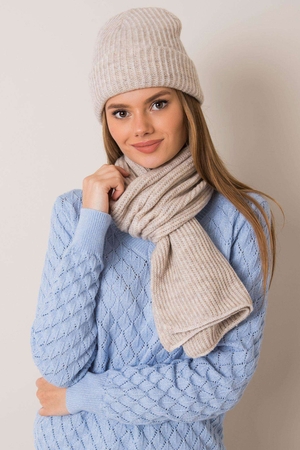 Dámský pletený komplet čepice a šála z kolekce Rue Paris Vám dovolí radovat se i v chladnějším počasí. Čepice