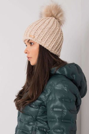 Dámská zimní čepice s hrubým řádkováním je nejen skvělým módním, ale i praktickým doplňkem do chladného i