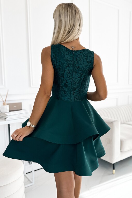Krajkové šaty s volánovou sukní